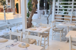 “Κοutsou & Co”: Χαρίζει νοστιμιά τώρα και στην Αντίπαρο