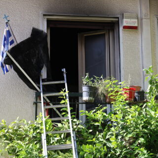 Τραγωδία στα Πατήσια: Νεκρή ηλικιωμένη από φωτιά σε διαμέρισμα, σε πολύ σοβαρή κατάσταση ο σύζυγός της