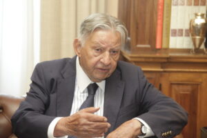 Πέθανε ο Γιάννης Βαρβιτσιώτης σε ηλικία 93 ετών
