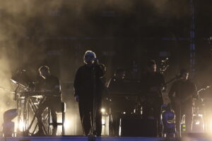 Massive Attack: Απαγόρευση εισόδου στη Σιγκαπούρη επειδή ύψωσαν την παλαιστινιακή σημαία