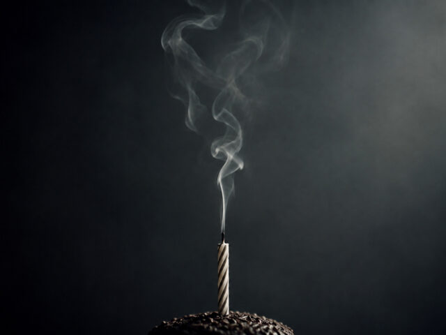 «Birthday effect», η πιο παράξενη σύμπτωση της ζωής, όταν ο θάνατος έρχεται στα γενέθλια