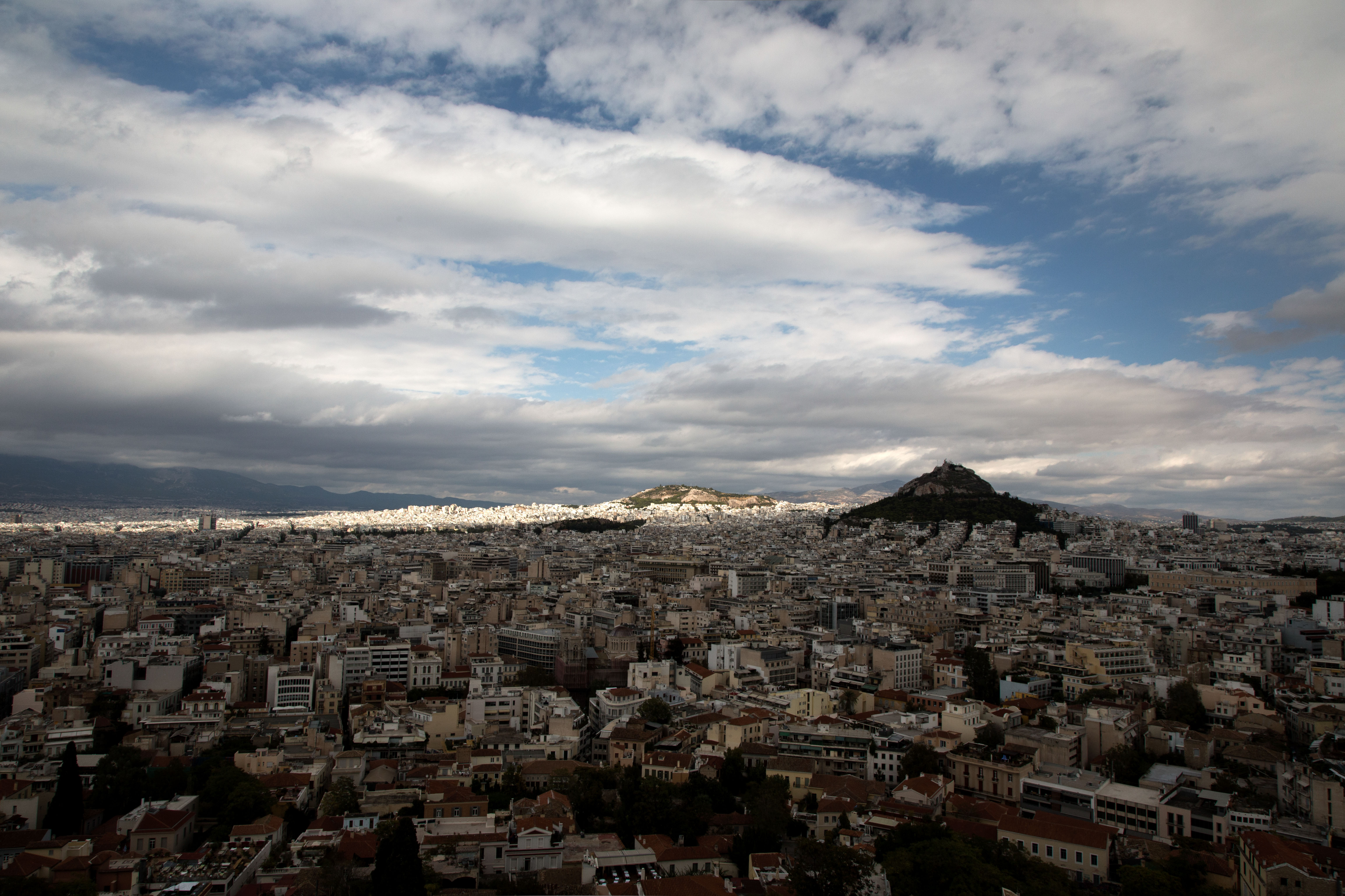 Ο οίκος Fitch υποβάθμισε την ελληνική οικονομία