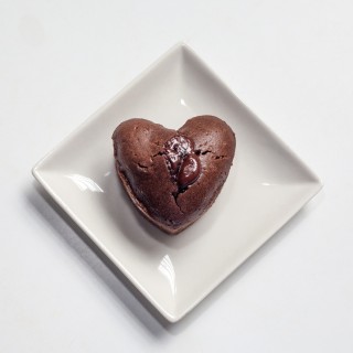 Γιατί πέφτουμε με τα μούτρα στη σοκολάτα όταν αγχωνόμαστε;