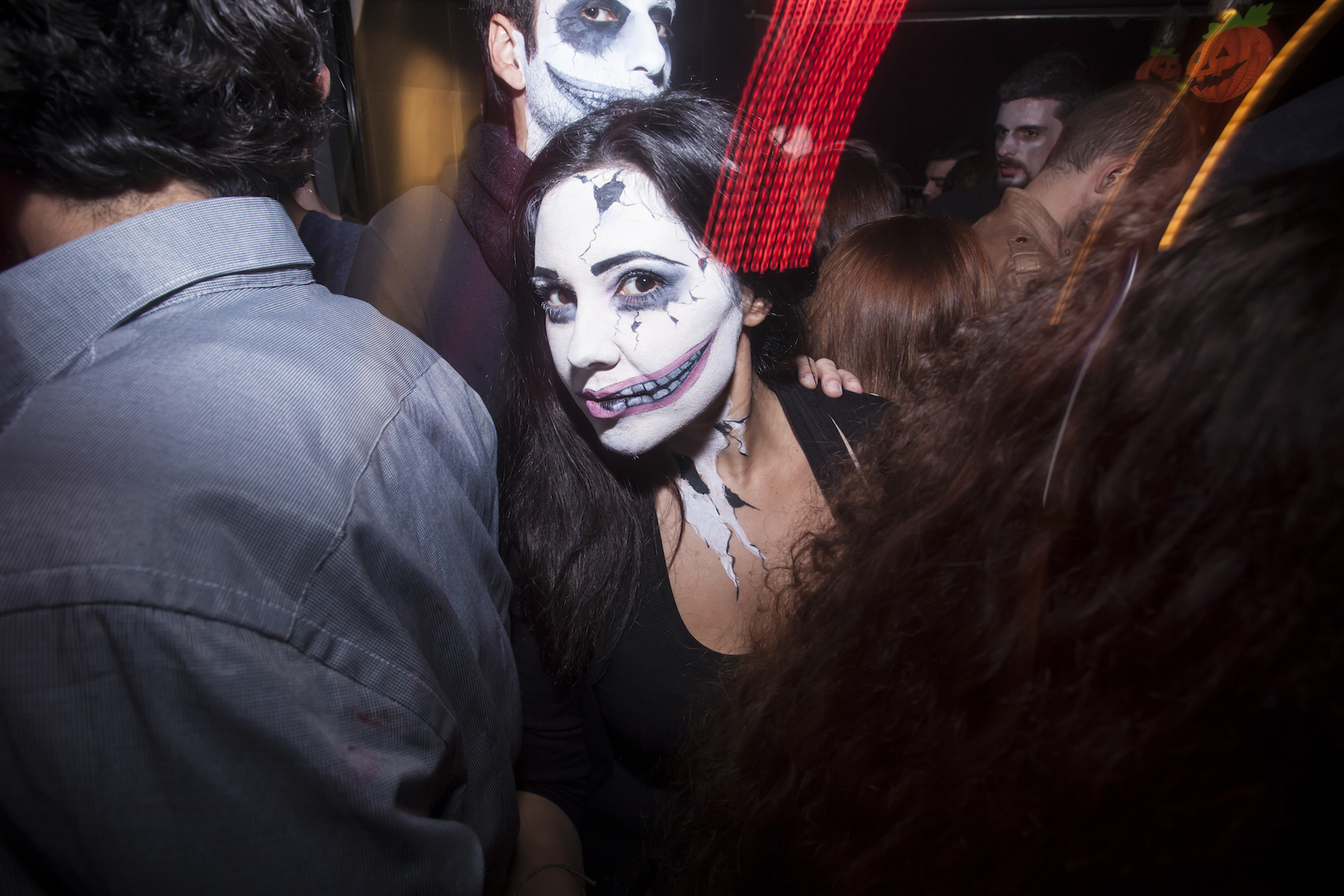 costume; dress up; fun; Halloween; nightlife; party; Six Dogs; spooky; διασκέδαση; θρίλερ]; μεταμφιεση; νυχτερινη ζωή; νύχτα; πάρτυ; τρόμος