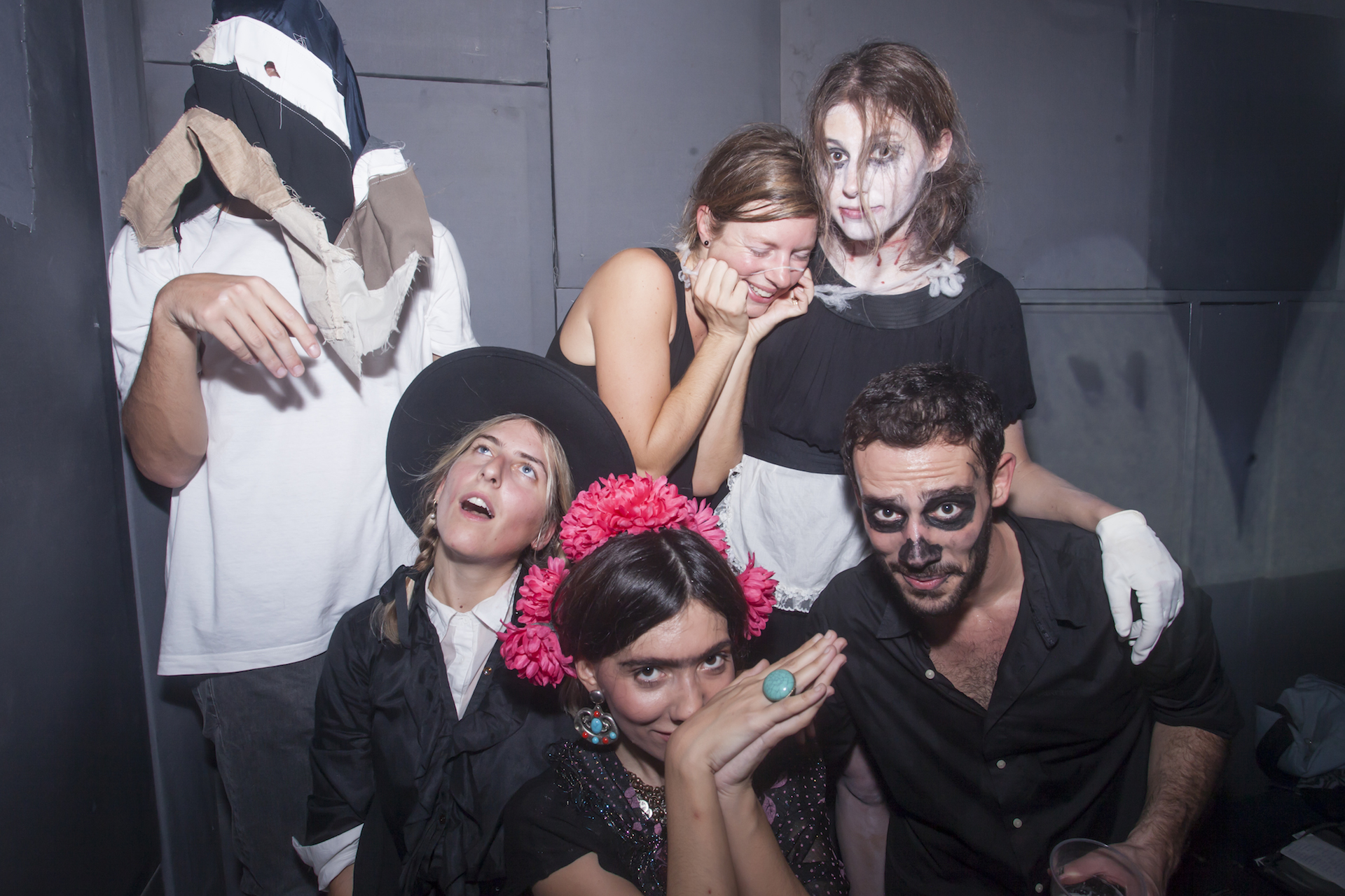 costume; dress up; fun; Halloween; nightlife; party; Six Dogs; spooky; διασκέδαση; θρίλερ]; μεταμφιεση; νυχτερινη ζωή; νύχτα; πάρτυ; τρόμος