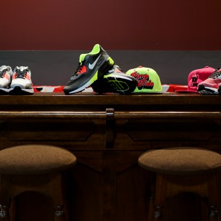 Τα πολύχρωμα Αir Max Lunar90 δεν έχουν ραφές και είναι πιο ελαφριά από ποτέ