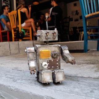 Ροκ, ρακόμελο και σπιτικά γλυκά με σήμα τον σκαντζόχοιρο στην πόλη των μανιταριών