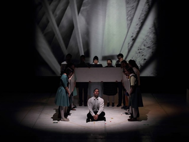 Ο άνθρωπος ανεμιστήρας, μια παράσταση για τους «άλλους»