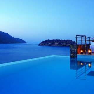 Δύο ελληνικά ξενοδοχεία στη λίστα του Condé Nast Traveler με τα 100 καλύτερα παγκοσμίως