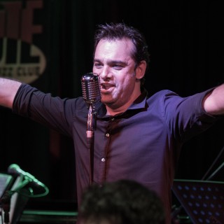 Τραγουδιστής σημαίνει καλή φωνή