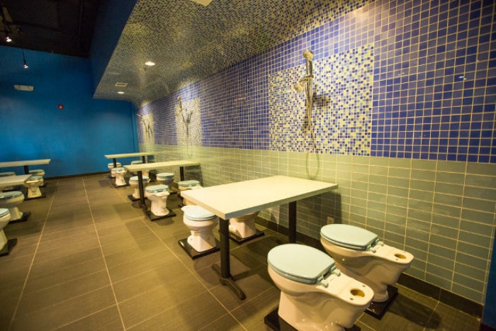 Grody-Toilet-Restaurant2