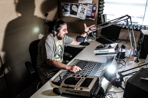 O Mojo Radio της Πάτρας μετατρέπεται σε “Στο Κόκκινο”