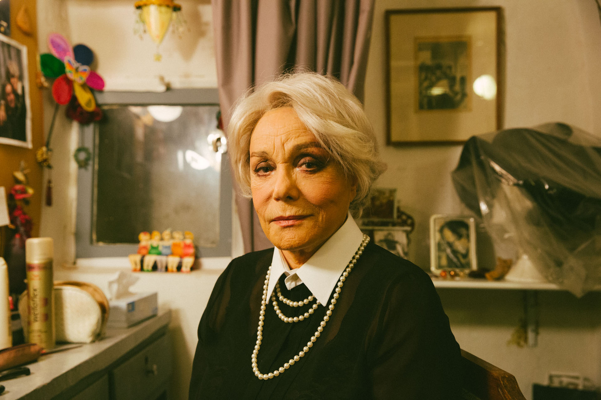 Η κυρία Άλβινγκ- Μπέτυ Αρβανίτη.