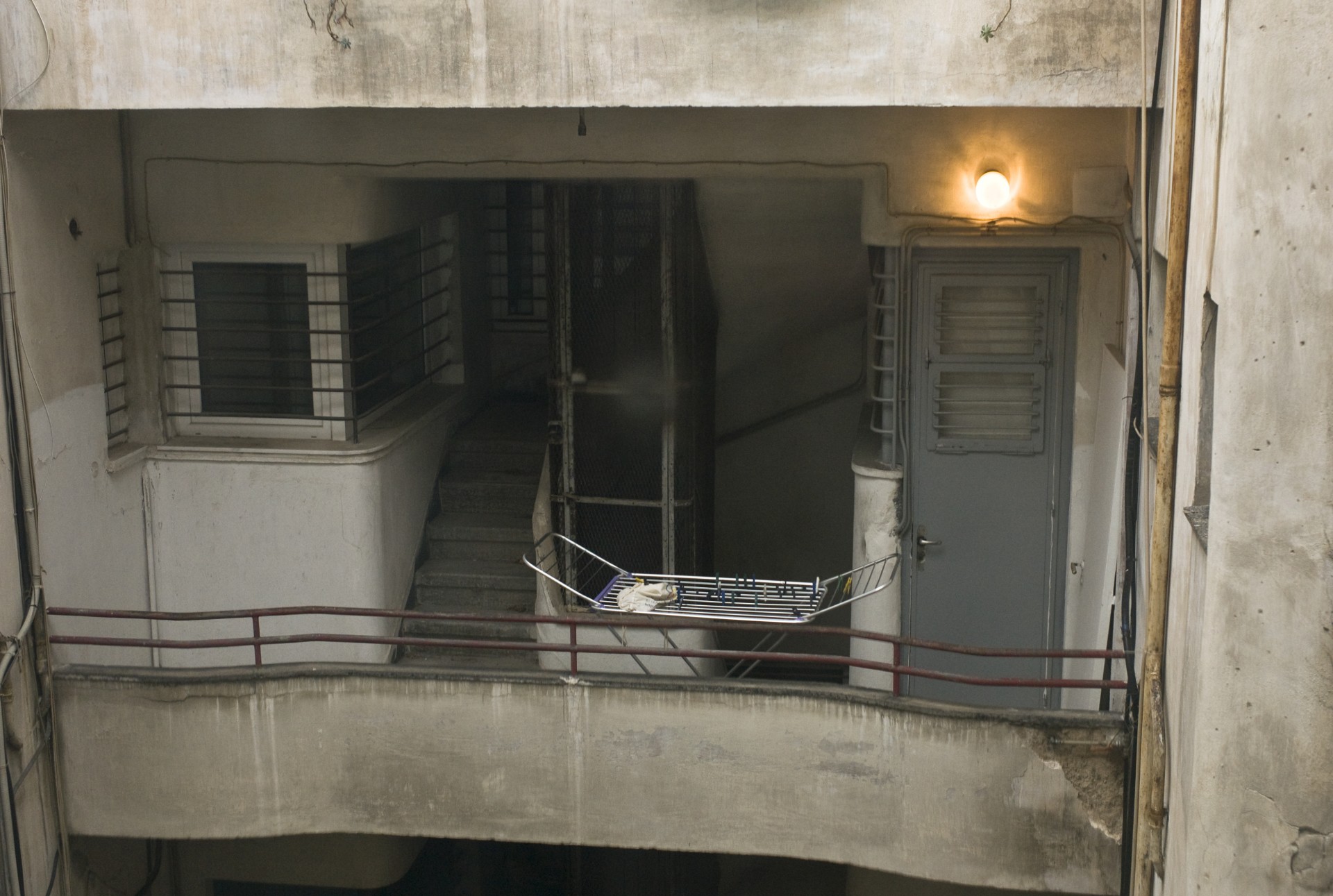 μπλε πολυκατοικία 14