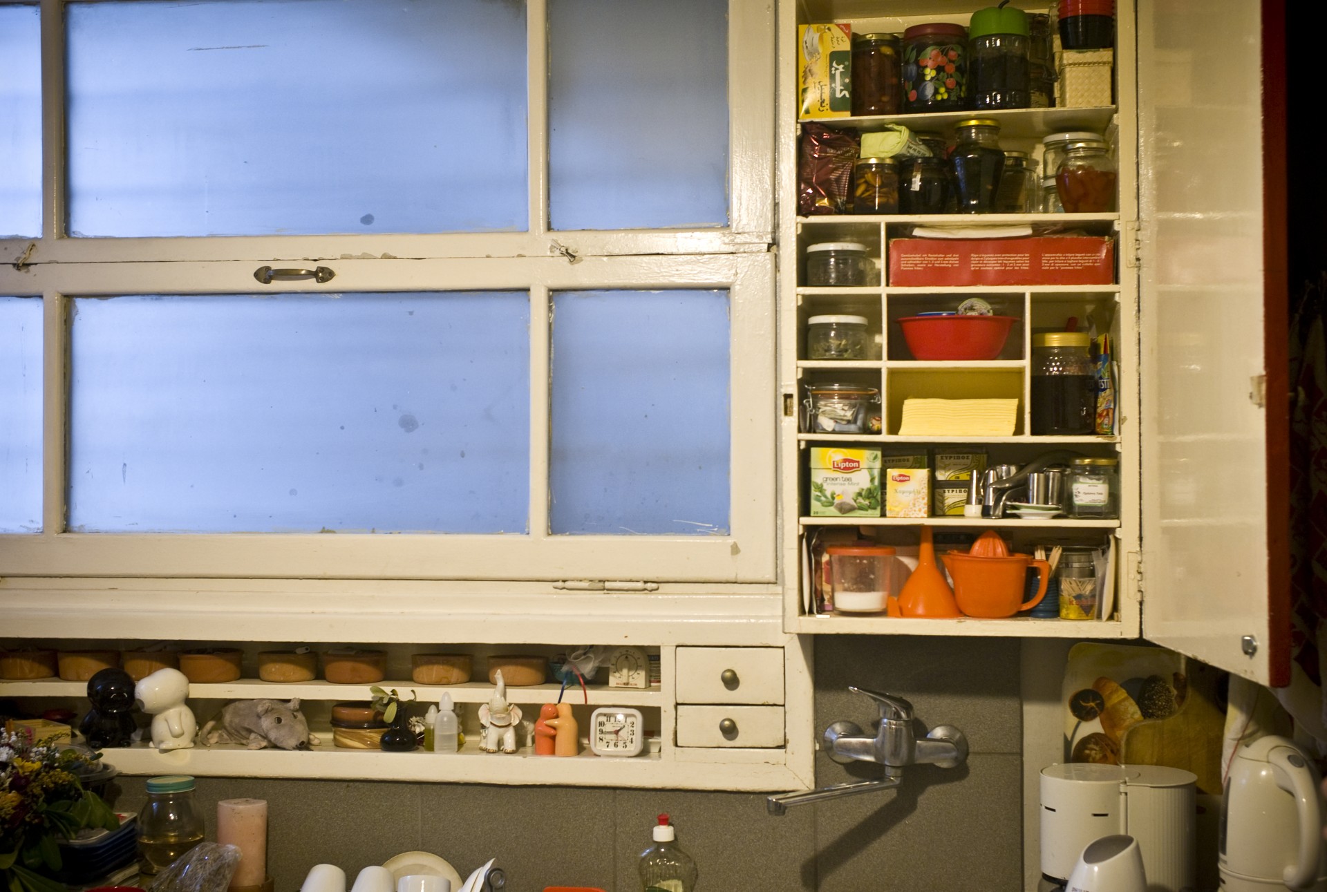 μπλε πολυκατοικία 27