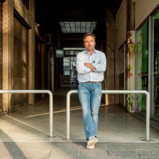 Ο Πέτρος Κόκκαλης μιλάει στην Popaganda