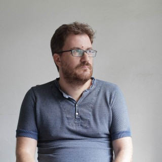 O Old Boy παίζει με τις λέξεις. Με την καλή έννοια.