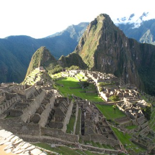 Στο Περού, τα φύλλα κόκας τα πουλάνε στα περίπτερα.