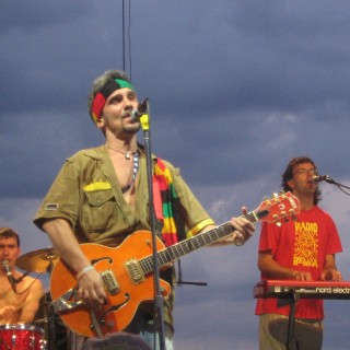 Και ο Manu Chao στη Θεσσαλονίκη τον Ιούνιο