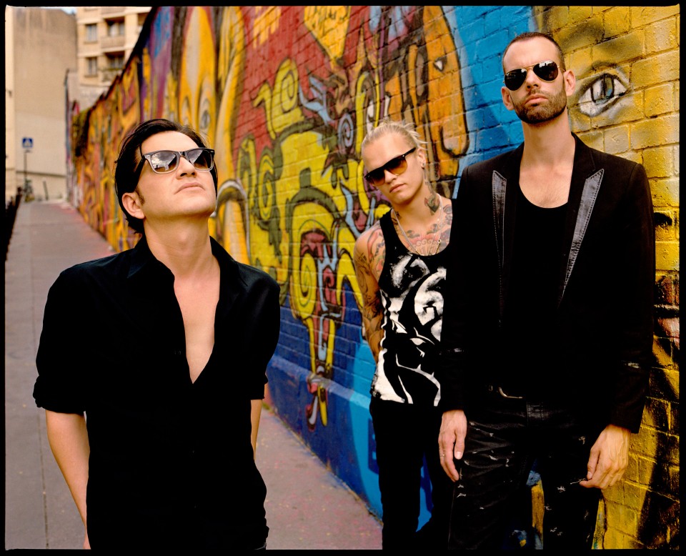 PLACEBO-2012---Looking-Up_Med