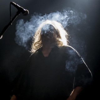 Γιάννης Αγγελάκας: «Κινούμαστε σε μία κοινωνία που ανέκαθεν ήταν νεοφοβική»