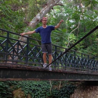 Οι ισορροπιστές των Αθηνών