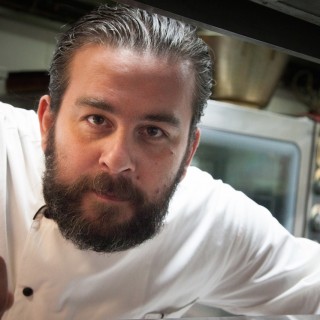 Ο Βασίλης Σικαλιάς και τα καλύτερα πιάτα της πόλης