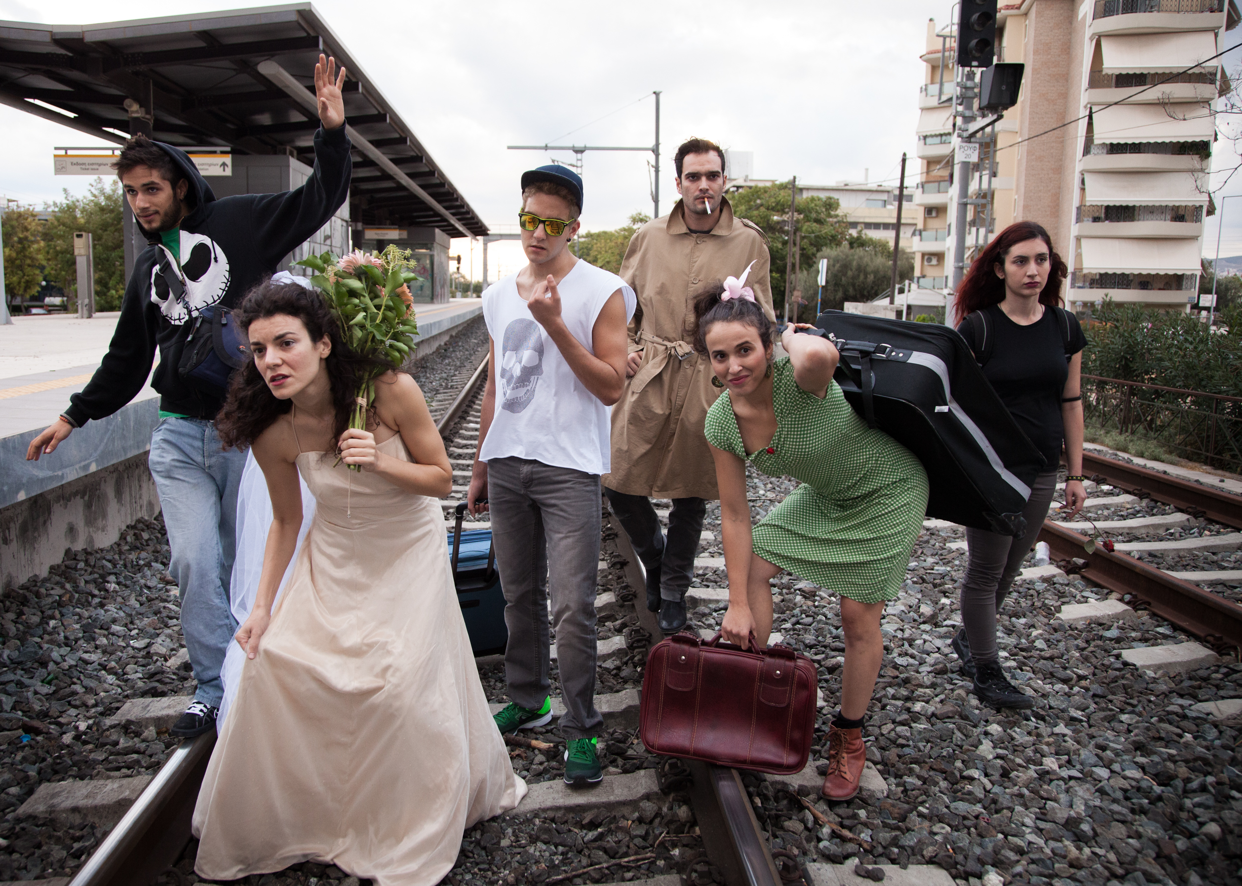 Οι πρωταγωνιστές της παράστασης "Το Τρένο" που ανεβαίνει στη Στέγη Γραμμάτων & Τεχνών (σκηνοθεσία : Σοφία Βγενοπούλου) | φωτογραφία: Σταύρος Πετρόπουλος