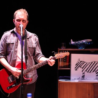 What I heard about the world στο θέατρο μέσα από 200 αληθινές ιστορίες