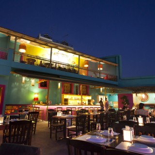 Ταϊλανδέζικος εξωτισμός σε μια ταράτσα των Κάτω Πετραλώνων