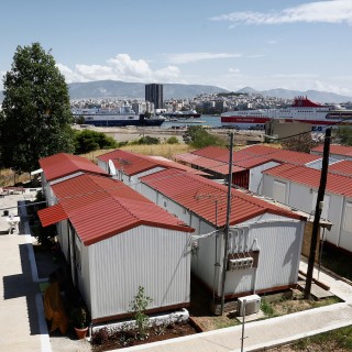 Στη Δραπετσώνα πια έχουνε ζωή;