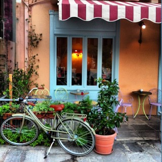 Petite Fleur: Τσάι, τζαζ και συμπάθεια