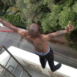 To θορυβώδες σύμπαν των Death Grips