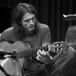 Μια παράξενη μουσική ιδιοφυΐα ζει ανάμεσα μας