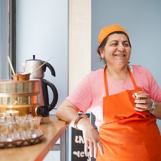 H κυρία Φεϊρούζ φτιάχνει το πιο αυθεντικό λαχματζούν στην Αθήνα