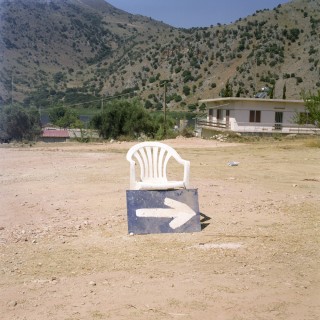 Στην Ελλάδα του καφέ και των προέδρων υπάρχει παντού κρυμμένη λίγη μαγεία