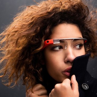 Google Glass: Πόσο πολύ μας χρειάζεται ένα ζευγάρι γυαλιών αξίας 1.250 ευρώ;