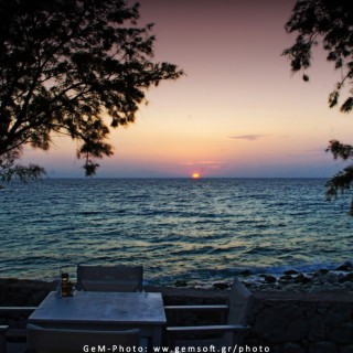 Μια Κερκυραία στη Λευκάδα σερβίρει αγάπη αλά σοφρίτο