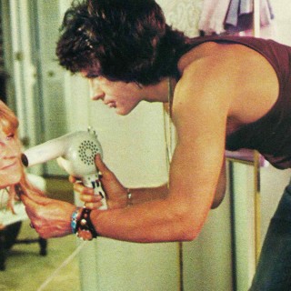 Infonympho#21: Η Dolly Parton αδιαφορούσε για τον Warren Beatty και κάποια άλλα κορίτσια παντρεύονται με αξύριστες μασχάλες