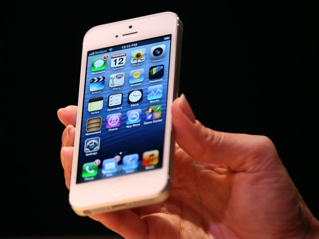 Θεωρίες συνωμοσίας: τελικά η Apple κάνει τα iPhone μας αργά;