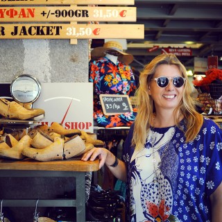 «Πόσο κοστίζει ένα κιλό vintage τζιν παντελόνια;»