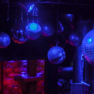 Κλείνει το Mo Better