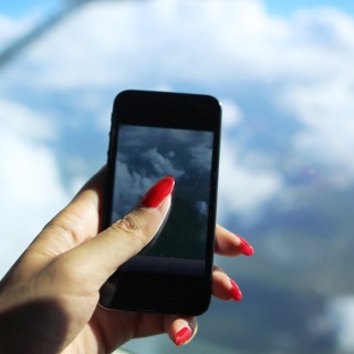 Και ναι, τα κινητά είναι ασφαλή για χρήση σε αεροπλάνα!