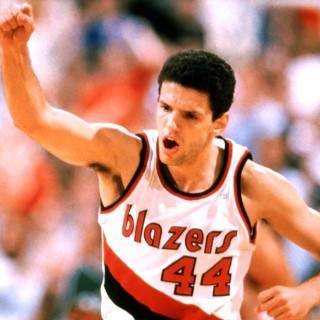 #DocuSunday: 22 χρόνια χωρίς τον Ντράζεν Πέτροβιτς, δείτε το συγκινητικό ντοκιμαντέρ για τη σχέση του με τον Βλάντε Ντίβατς.