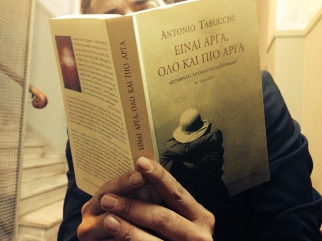 «Είναι αργά, όλο και πιο αργά» του Antonio Tabucchi