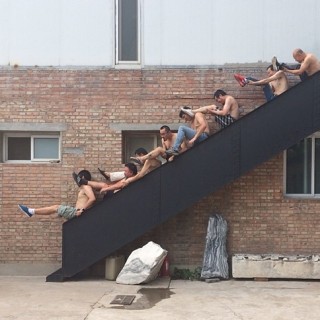 Η νέα μόδα στο Instagram ονομάζεται «Πόδι-όπλο»!