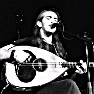 Γιατί σαρώνει ο Γιάννης Χαρούλης;