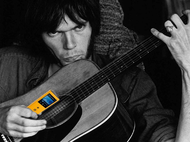 Neil Young: «Θα φέρουμε την επανάσταση στον τρόπο που ακούτε μουσική»