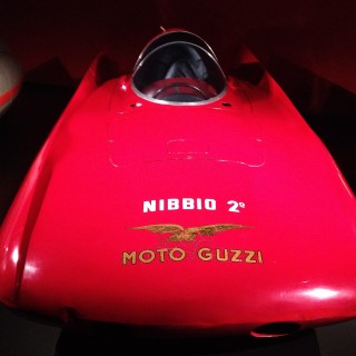 Μια μαύρη Φορντ μοντέλο του ’23