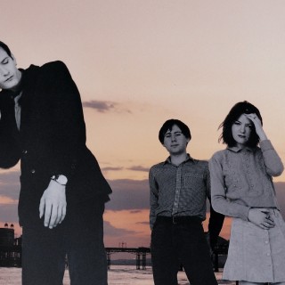 Nick Banks: «Έχουμε μαζέψει πάρα πολλά γυναικεία εσώρουχα τόσα χρόνια από τη σκηνή»